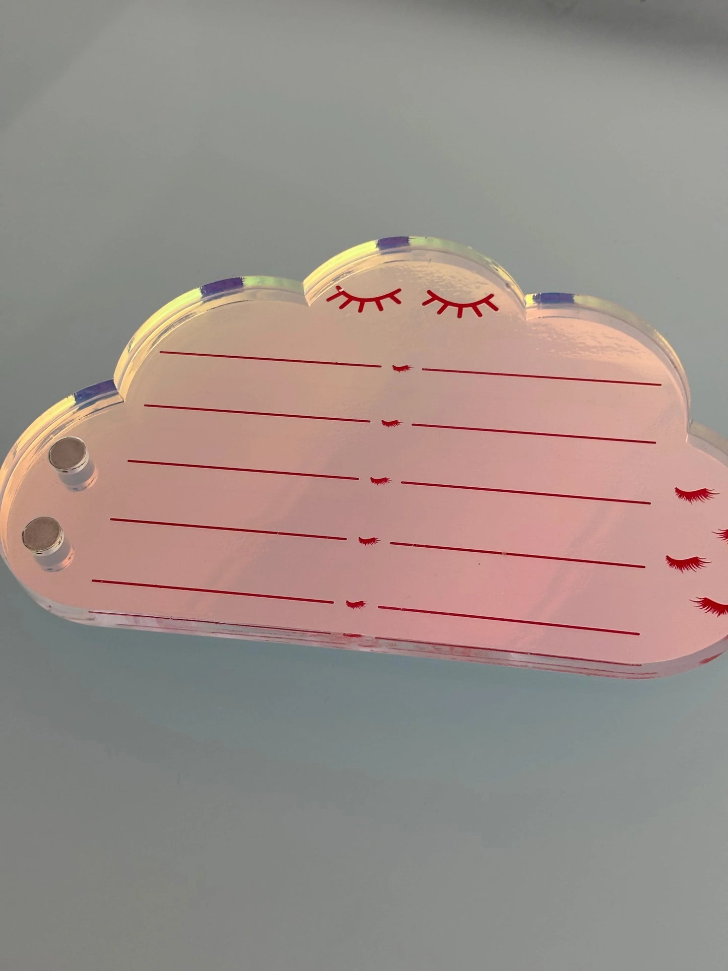 Lash tile with magnet